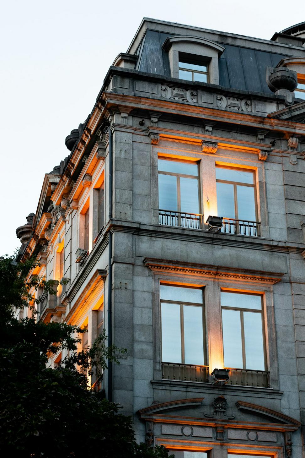 Titan Veil Chronicle Hotel